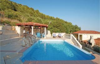 Awesome Home In Cara With Jacuzzi - Čara - 2
