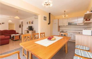 Four-Bedroom Holiday Home In Lisicic - Lisičići - 7
