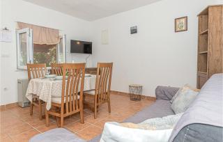 One-Bedroom Holiday Home In Bilice - Bilice - 9