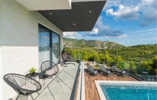 Stunning Home In Klis - 1