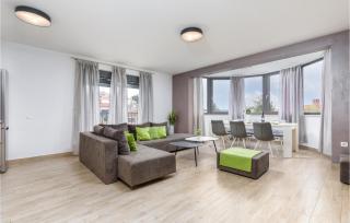 Nice Apartment In Pjescana Uvala - Pješčana Uvala - 9