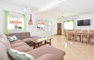 Lovely Home In Neoric - 8