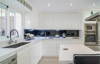 Beautiful Home In Marbella With Wifi - Marbella - 6
