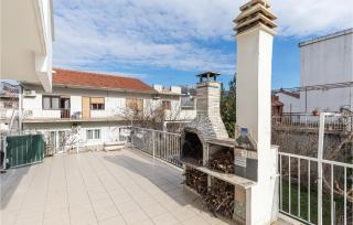 Lovely Apartment In Kastel Stafilic - Kaštela - 8