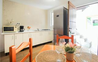 Gorgeous Apartment In Sayalonga - Sayalonga - 5
