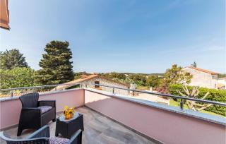 Stunning Home In Pula With Jacuzzi - 8