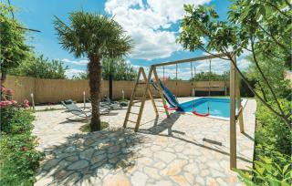 Two-Bedroom Holiday Home In Sibenik - Šibenik - 8