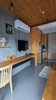 Charming Beachside Studio - 3