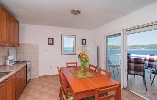 Nice Apartment In Drvenik Veliki - Drvenik Veli - 9
