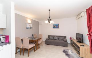 1 Bedroom Cozy Apartment In Trogir - Trogir - 5