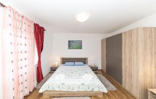 1 Bedroom Cozy Apartment In Trogir - Trogir - 2