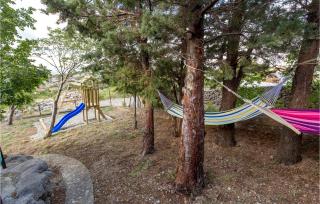 Gorgeous Home In Stinica With Wifi - 6