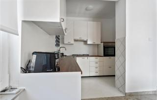 Amazing Apartment In Murter With Wifi - 1