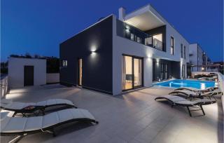 Beautiful Home In Pula With Kitchen - Pula - 2