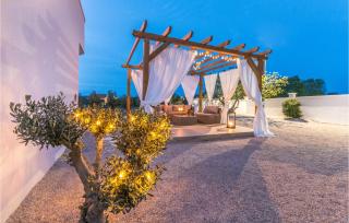 Awesome Home In Polaca With Kitchen - Polača - 4