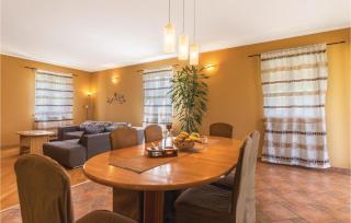3 Bedroom Gorgeous Home In Putini - 2