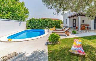 3 Bedroom Gorgeous Home In Valbandon - Valbandon - 9