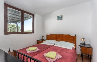2 Bedroom Awesome Apartment In Krk - Krk - 4