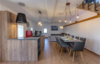 Gorgeous Home In Bater With Jacuzzi - Prempen - 5