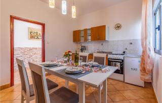 Cozy Apartment In Liznjan With Wifi - Ližnjan - 3