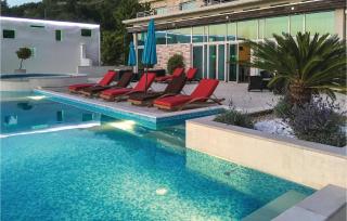 Nice Home In Kotor With Sauna - 1