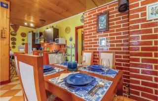3 Bedroom Cozy Apartment In Crikvenica - Crikvenica - 7