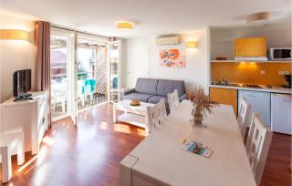 2 Bedroom Pet Friendly Apartment In Cassen - 6