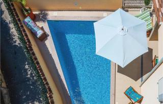 Four-Bedroom Holiday Home In Brodarica - Brodarica - 1