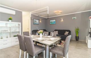 Awesome Apartment In Seget Donji - 3