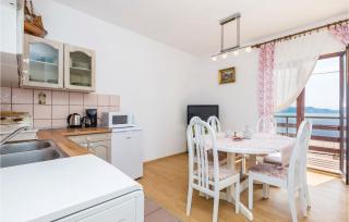 3 Bedroom Lovely Apartment In Senj - Senj - 7