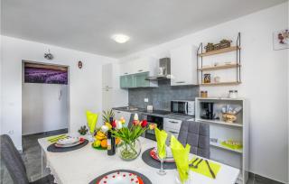 2 Bedroom Awesome Apartment In Cizici - 4