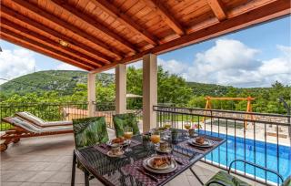 2 Bedroom Beautiful Home In Barci - 9