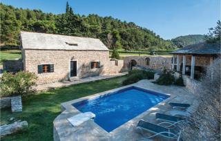 Holiday Home With 2 Bedroom - Postira - 3