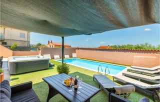 Gorgeous Home In Vodnjan With Kitchen - Vodnjan (Dignano) - 9
