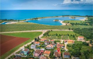 Gorgeous Home In Umag With Jacuzzi - Umag - 8