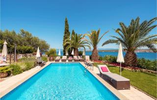 Amazing Apartment In Porat - Porat - 1