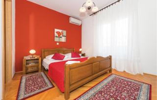 Four-Bedroom Holiday Home In Brodarica - Brodarica - 6