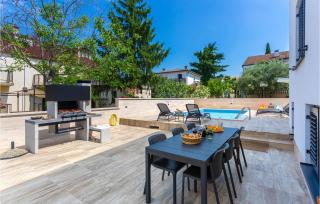 Amazing Apartment In Malinska With Wifi - Malinska - 9