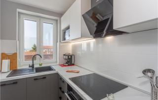 Amazing Apartment In Malinska With Wifi - Malinska - 5