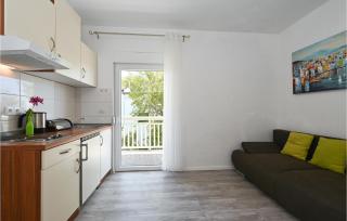 Beautiful Apartment In Okrug Gornji - Trogir - 8