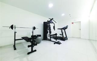 Eight-Bedroom Holiday Home In Kastel Novi - 6