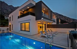 Nice Home In Makarska With Jacuzzi - Makarska - 2