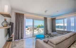 Nice Home In Makarska With Jacuzzi - Makarska - 7