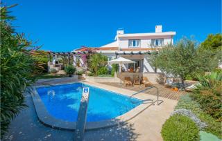 Gorgeous Home In Liznjan With Wifi - Ližnjan - 4