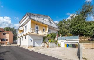 5 Bedroom Stunning Home In Crikvenica - Crikvenica - 8