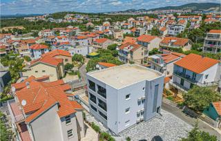 Beautiful Apartment In Brodarica - Brodarica - 3