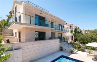 Stunning Apartment In Selca With Wifi - 3