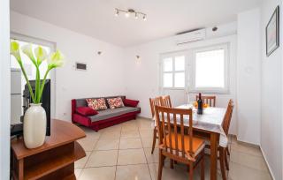 2 Bedroom Nice Apartment In Rtina - Rtina - 7