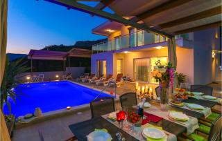 Amazing Home In Kucine - 0