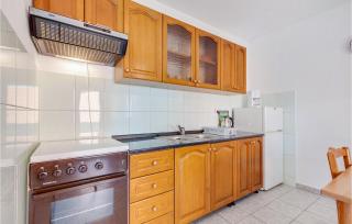 1 Bedroom Gorgeous Apartment In Marsici - Sveti Vid-Miholjice - 5